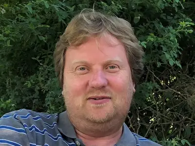 Versuchsfeldleiter und Ausbilder Florian Hackelsperger