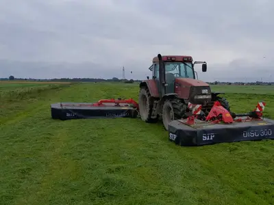 Case MX 110 mit M&auml;hkombination