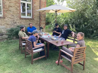St&auml;rkung muss sein! Brotzeit f&uuml;r die flei&szlig;igen Erntehelfer