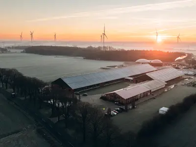 Luftbild im Winter vom Rischenhof