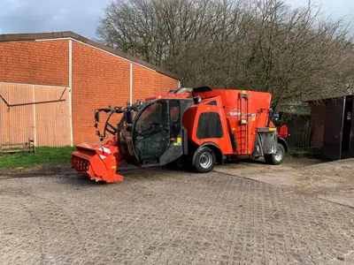 Selbstfahrender Futtermischwagen