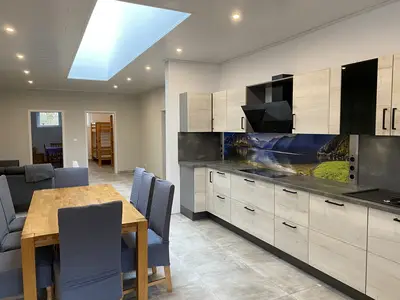 Offene Küche mit Wohnbereich