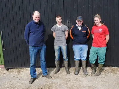 Ausbilder und Mitarbeiter