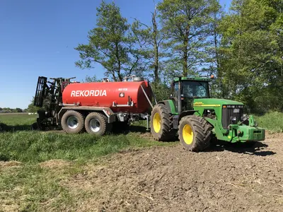 John Deere mit 18m&sup3; G&uuml;llefass
