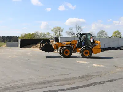 Unterschiedlichste Maschinen: z.B. der Teleskoplader