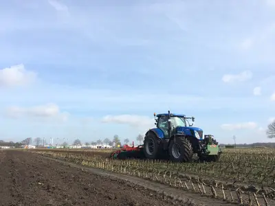 T7.270 mit Scheibenegge