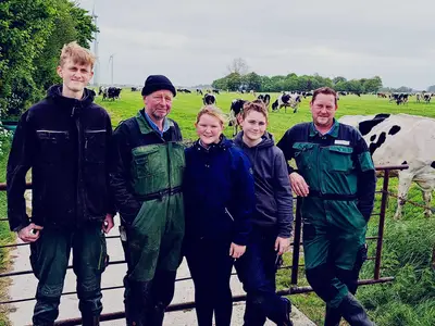 Team Harms-Jan&szlig;en beim ersten Viehtrieb