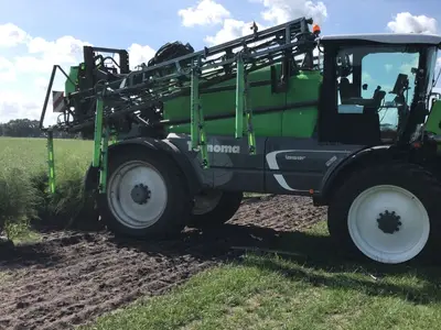 Moderne Technik - Selbstfahrerspritze