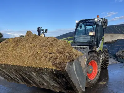 F&uuml;ttern der Biogas-Anlage