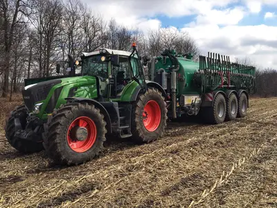 Fendt mit G&uuml;llefa&szlig;