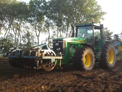 John Deere mit Pflug