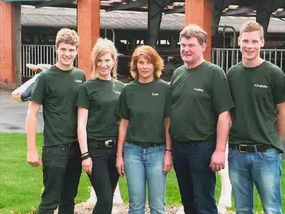 Die Auszubildenden mit den Ausbildern