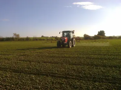 Ausbringung von Pflanzenschutzmitteln mit der Feldspritze