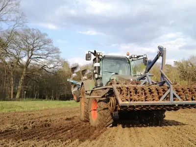 516 mit Pflug und Packer