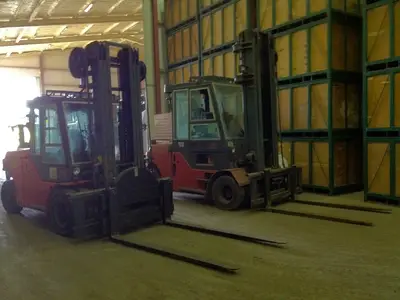 Gabelstapler in der Lagerhalle