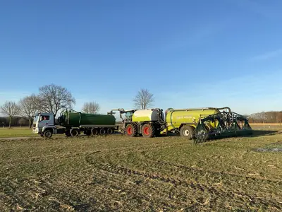 G&uuml;lle zubringen mit MAN LKW