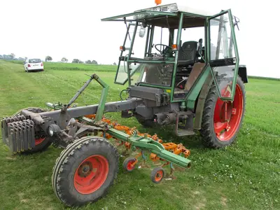 Fendt F 345 GT mit Fingerhacke