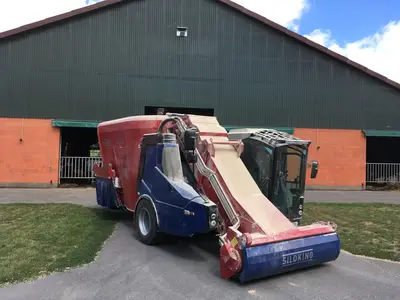 Selbstfahrender Futtermischwagen