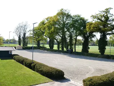 Beleuchteter Dressurplatz