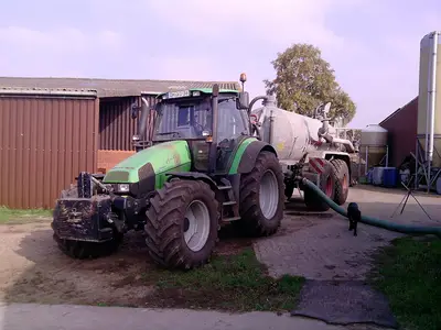 G&uuml;llefass bef&uuml;llen