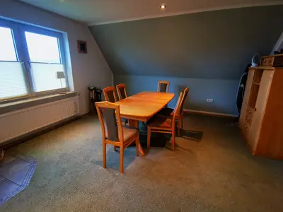 Esstisch im Wohnzimmer