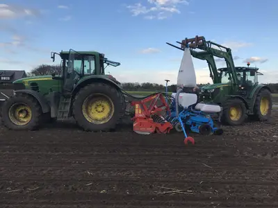 Maisd&uuml;nger nachf&uuml;llen