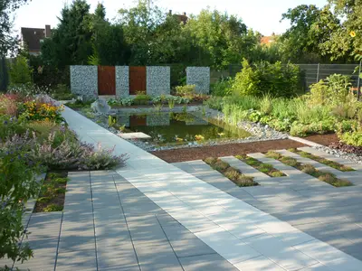 Ein Gesamtkunstwerk aus Pflanzen, Wasser und Stein