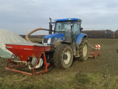 Trecker mit S&auml;maschine